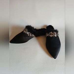 Isaac Mizrahi Black Fur-Trimmed Mules with Embellishments Sz6M Worn Once